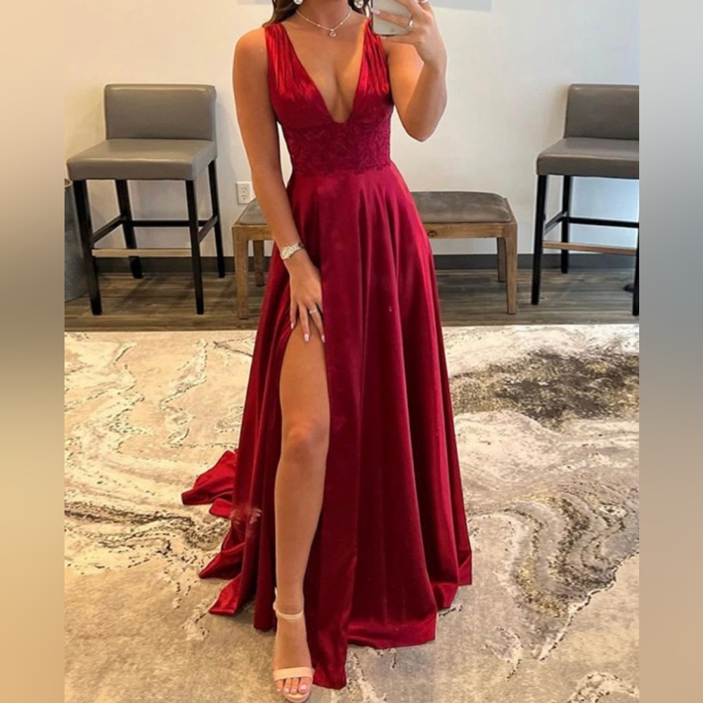 V Neck Sleeveless Satin Brush Train Dress